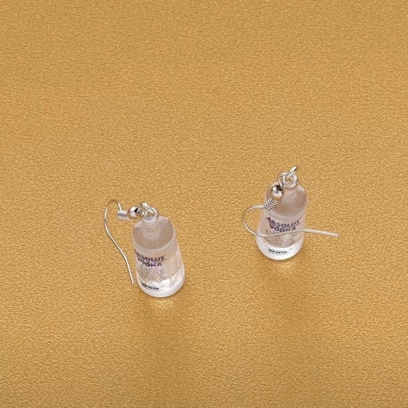 🆕Absolut Vodka, Jack Daniel's Whiskey, Corona beer, Enamel Bear Mug Earrings - Picture 4 of 13